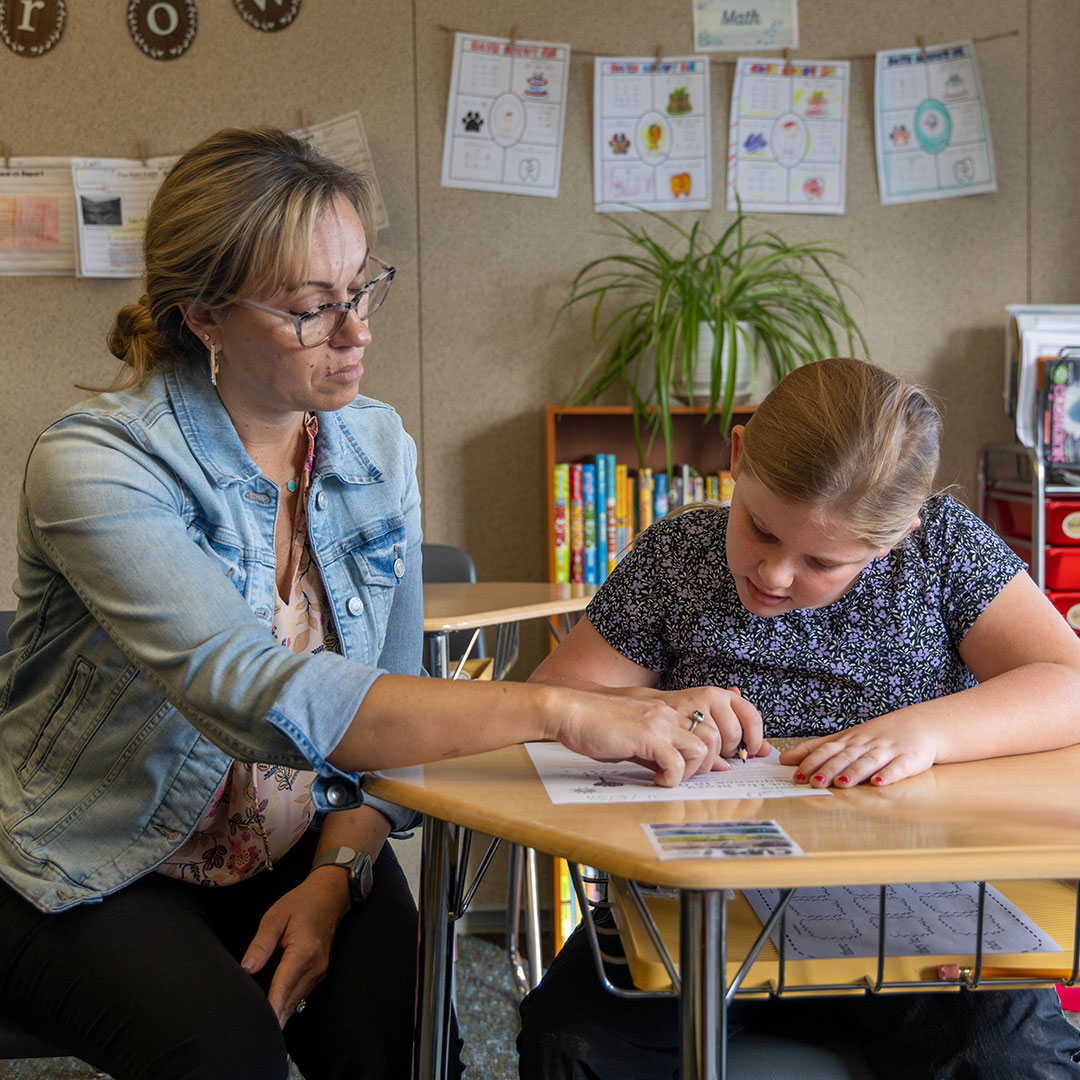 Teacher-and-student-in-classroom